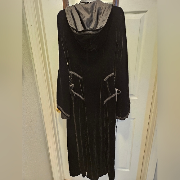 Lip Service Blacklist Velvet Robe - Picture 2 of 7